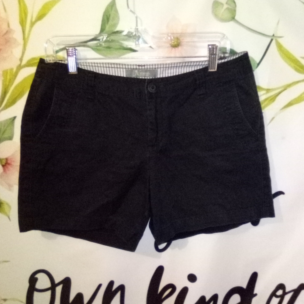 Natural Reflections size 8 Navy Shorts
